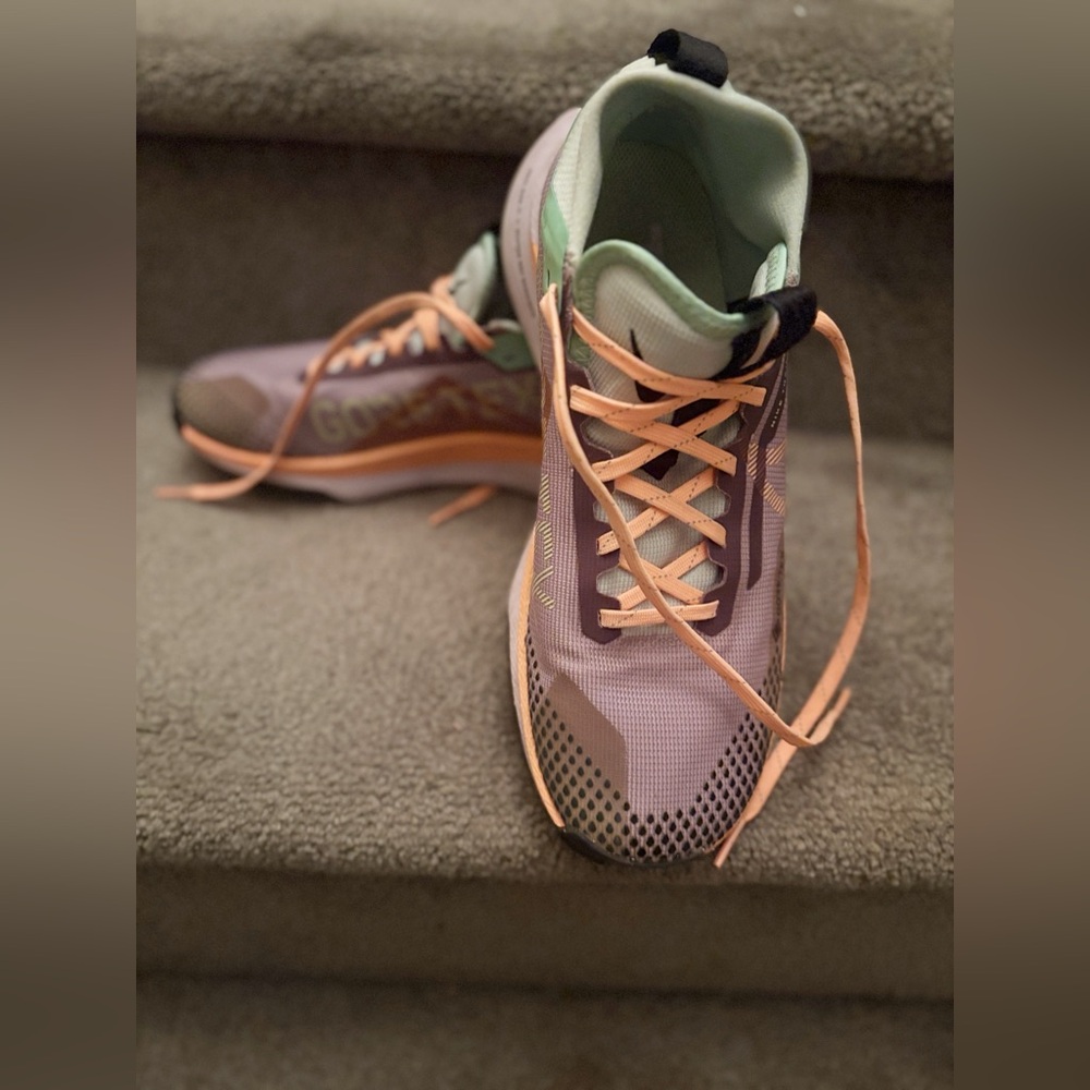 NIKE WOMENS AND REACT PEGASUS TRAIL 4 GORE-TEX SIZE 9